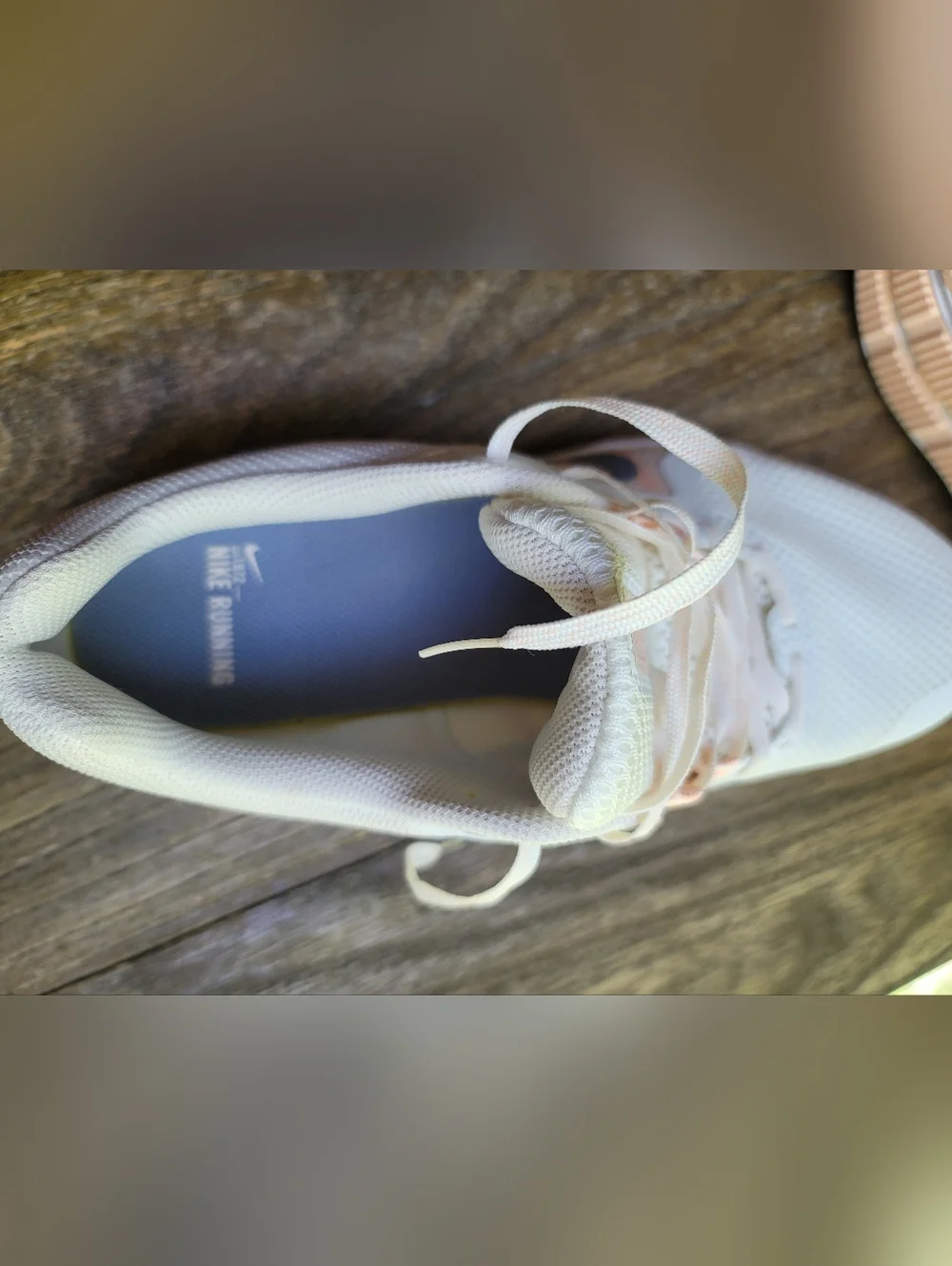 Nike Women's White & Peach Running Shoes - Picture 8 of 10